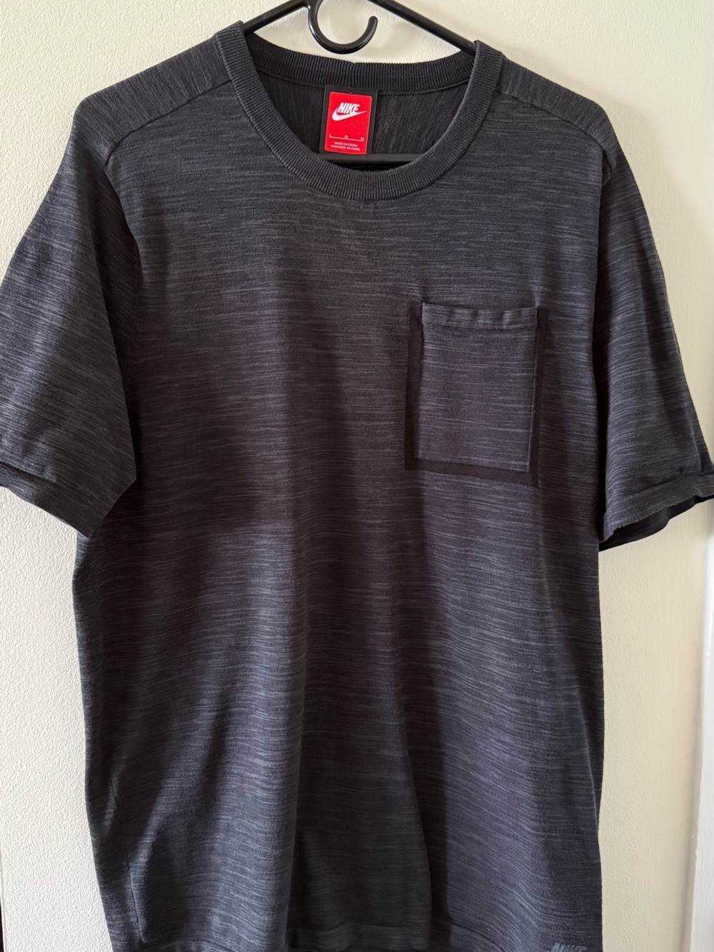 Nike Men’s Tech Knit Heathered Charcoal Short Sleeve Pocket Tee
